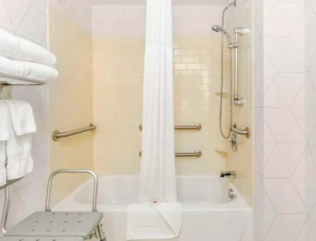 Comfort Suites Whitsett - Greensboro East hotel detail image 4