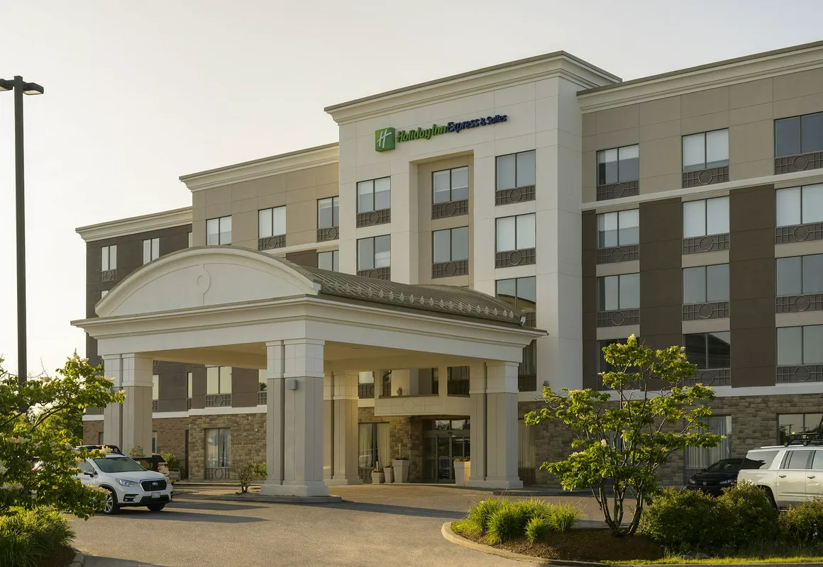 Holiday Inn Express & Suites North Bay by IHG hotel hero