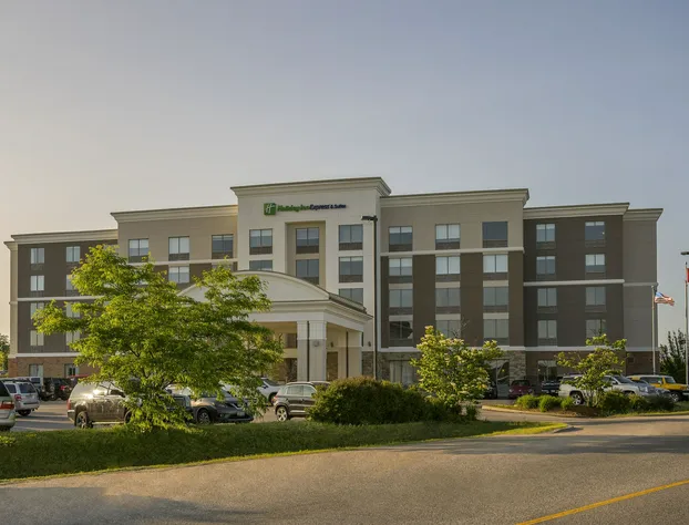 Holiday Inn Express & Suites North Bay by IHG hotel detail image 4