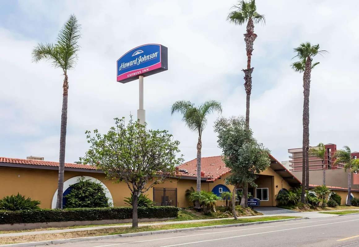Howard Johnson by Wyndham National City/San Diego South hotel hero