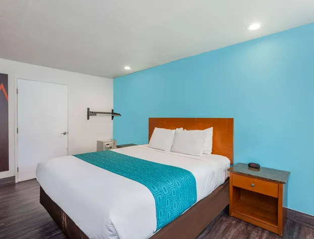 Howard Johnson by Wyndham National City/San Diego South hotel detail image 4