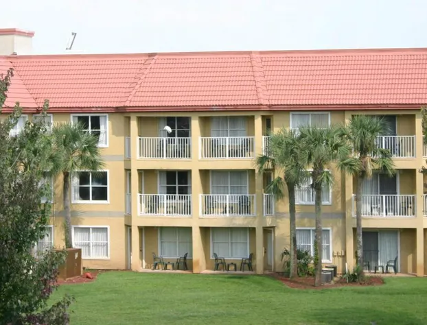 Parc Corniche Condominium Suite Hotel hotel detail image 2