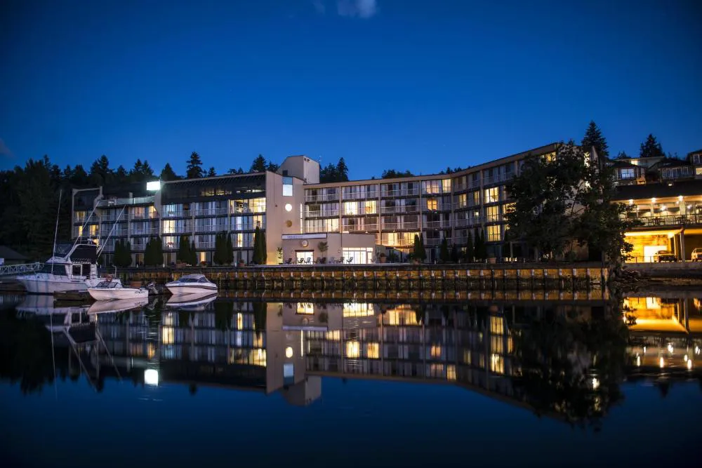 Oceanfront Suites at Cowichan Bay hotel hero