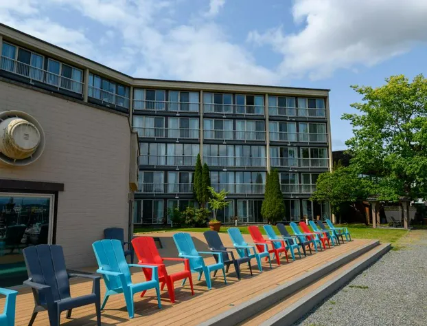 Oceanfront Suites at Cowichan Bay hotel detail image 1