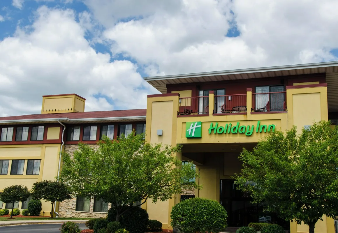 Holiday Inn Pewaukee - Milwaukee West by IHG hotel hero