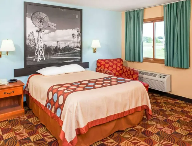 Super 8 by Wyndham Shipshewana hotel detail image 3