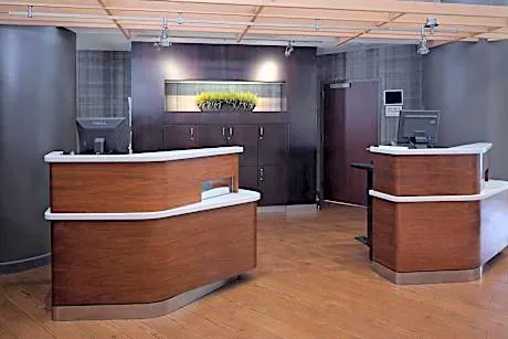 Courtyard by Marriott Long Island MacArthur Airport hotel detail image 3