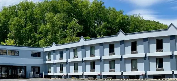 Days Inn by Wyndham Pittsburgh hotel detail image 1