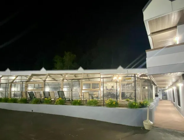 Days Inn by Wyndham Pittsburgh hotel detail image 3