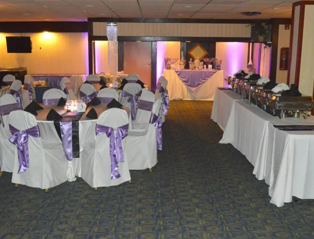 Days Inn by Wyndham Pittsburgh hotel detail image 4