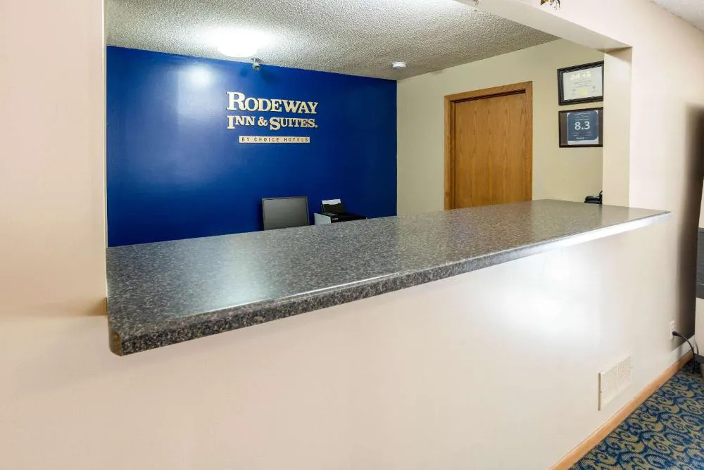 Rodeway Inn & Suites hotel hero