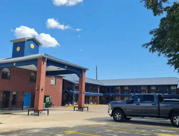 Express Inn & Suites hotel detail image 1