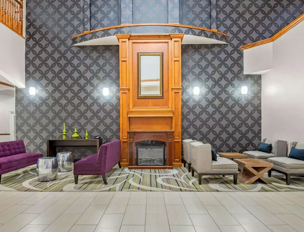 La Quinta Inn & Suites by Wyndham Gainesville hotel detail image 3