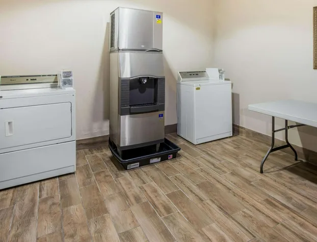 La Quinta Inn & Suites by Wyndham Gainesville hotel detail image 4