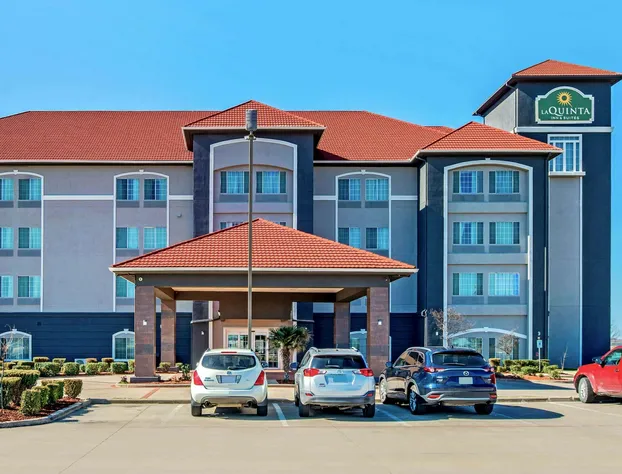 La Quinta Inn & Suites by Wyndham Gainesville hotel detail image 1