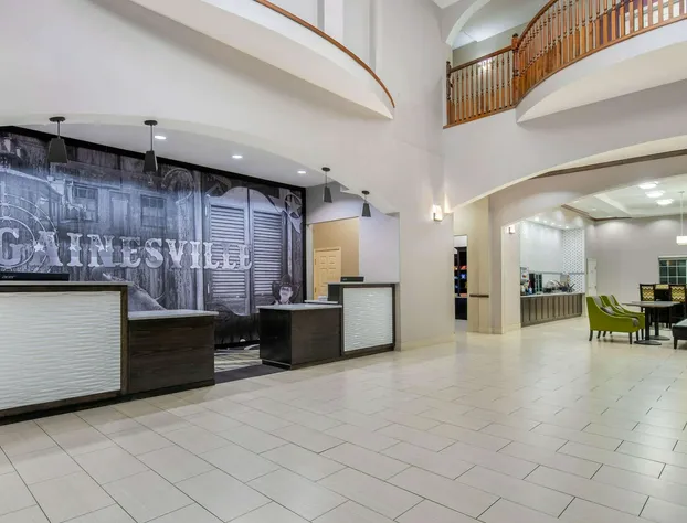 La Quinta Inn & Suites by Wyndham Gainesville hotel detail image 2