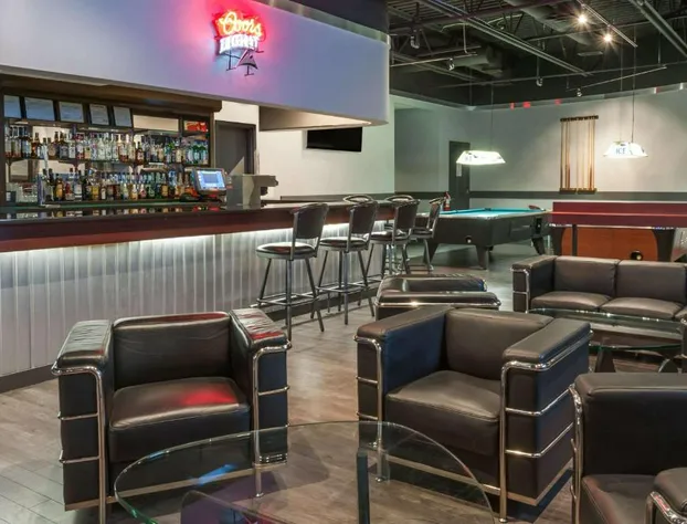 Super 8 by Wyndham Edmonton/West hotel detail image 2