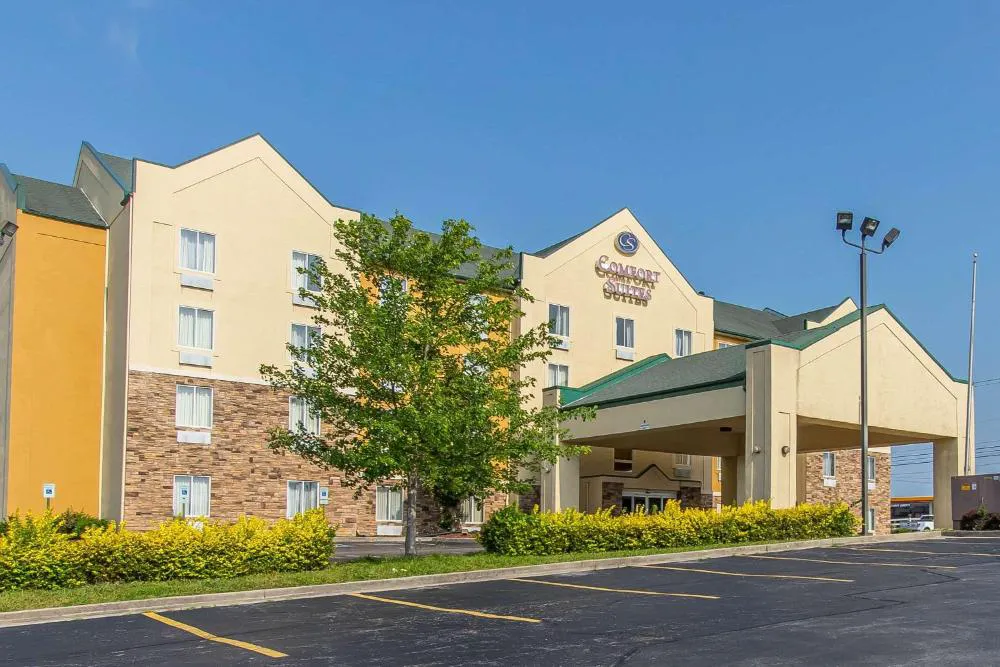 Comfort Suites Richmond hotel hero