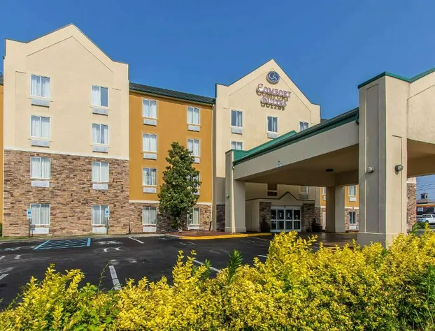 Comfort Suites Richmond hotel detail image 1
