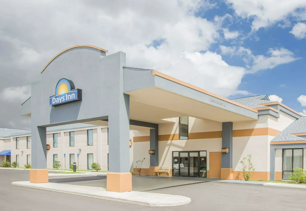 Days Inn by Wyndham Hattiesburg MS hotel hero