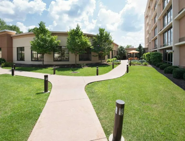 Courtyard by Marriott Canton hotel detail image 1