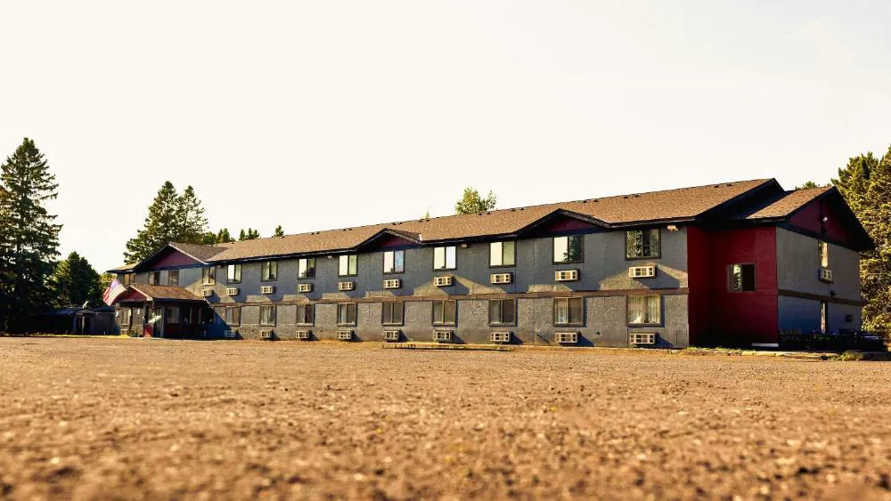 Magnuson Hotel Ironwood hotel hero