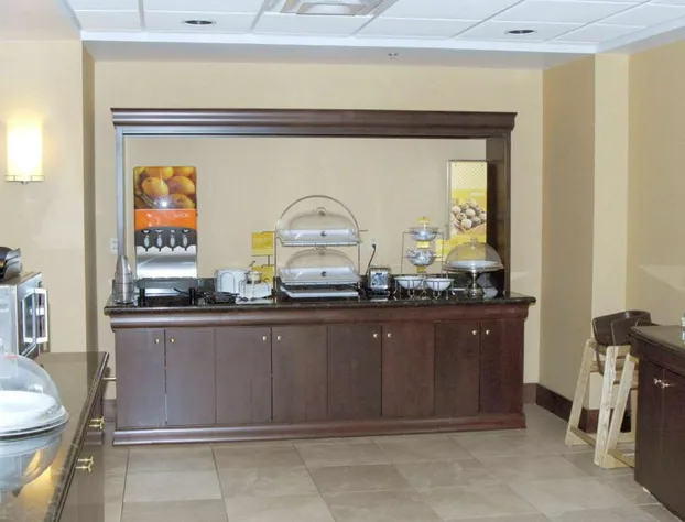 Hampton Inn & Suites Dayton-Airport hotel detail image 4