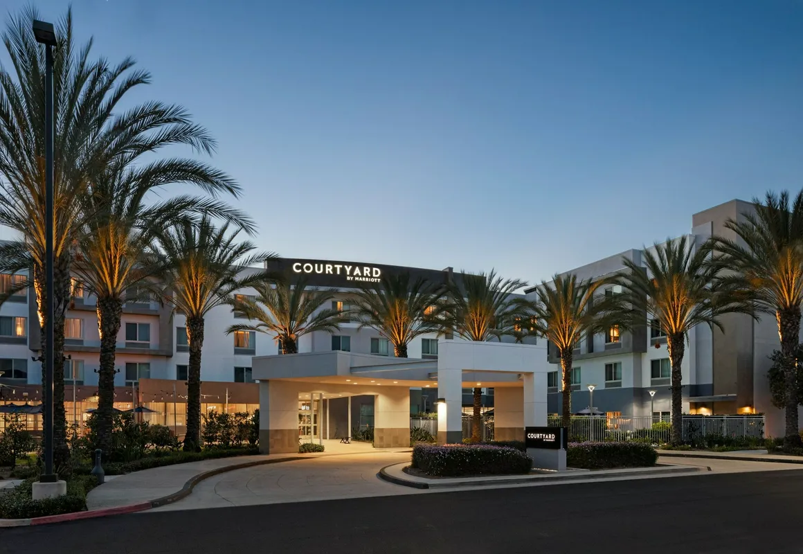Courtyard by Marriott Long Beach Airport hotel hero