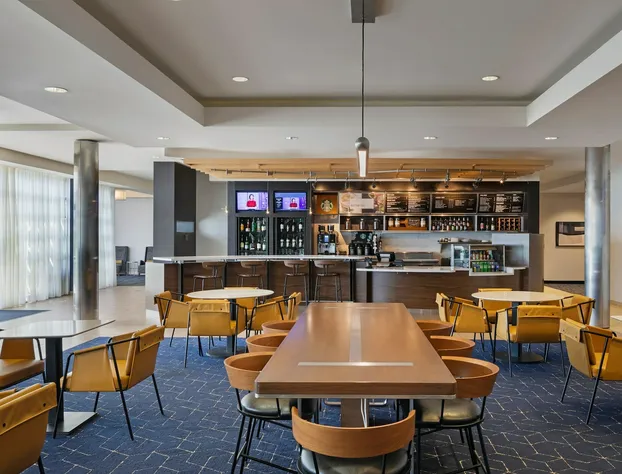 Courtyard by Marriott Long Beach Airport hotel detail image 4