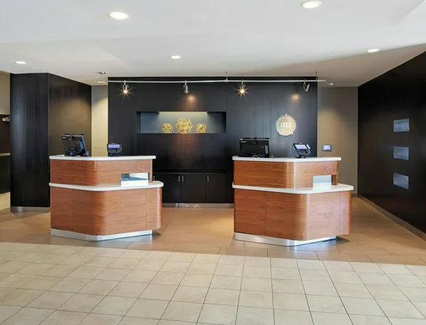 Courtyard by Marriott Long Beach Airport hotel detail image 2