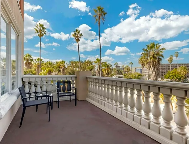 Comfort Suites Oceanside Camp Pendleton Area hotel detail image 4