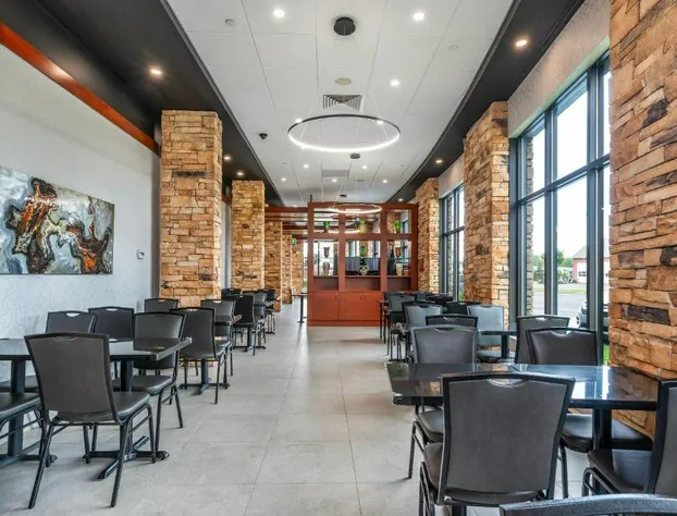 Quality Inn & Suites Levis hotel detail image 4