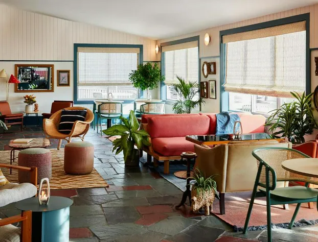 Wayfinder Newport hotel detail image 1