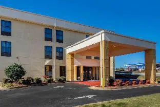 Comfort Inn & Suites LaGrange East hotel detail image 1