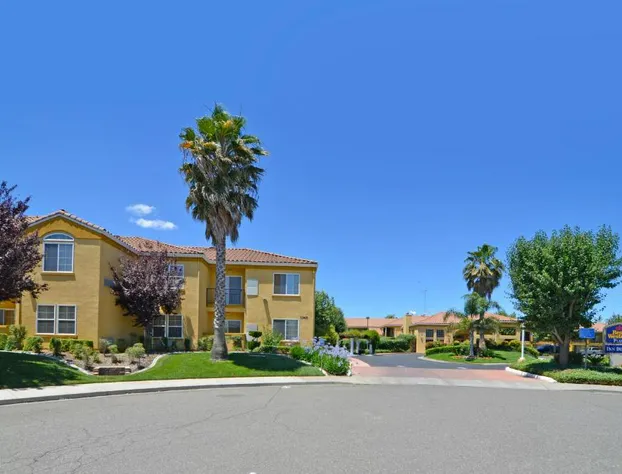 Best Western Plus Dixon Davis hotel detail image 1