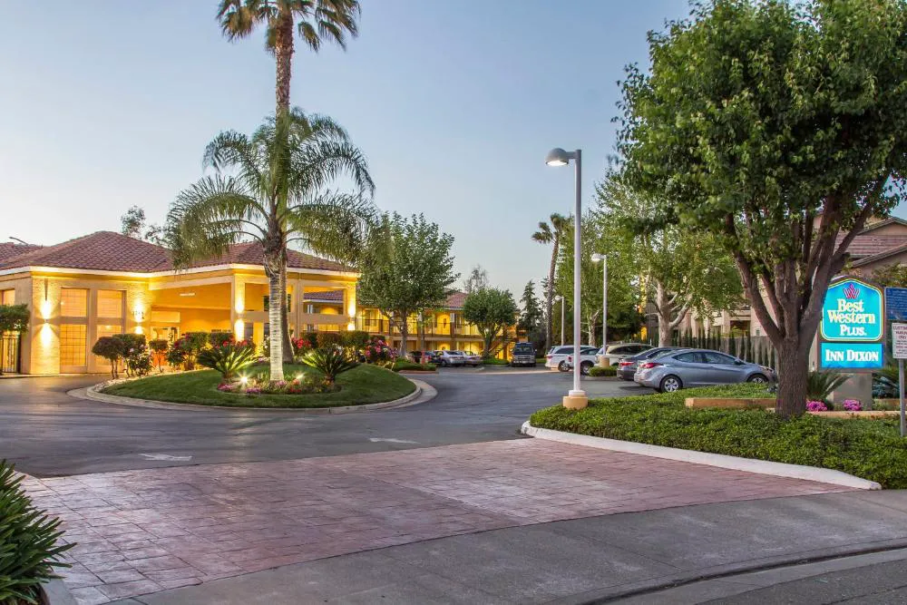 Best Western Plus Dixon Davis hotel hero