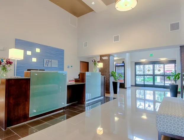 Holiday Inn Express Hotel & Suites Carlsbad Beach by IHG hotel detail image 4