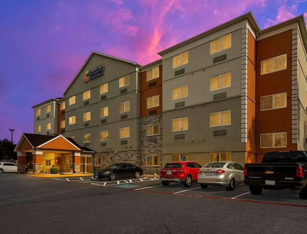 Comfort Inn & Suites hotel detail image 2