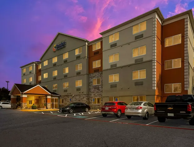 Comfort Inn & Suites hotel detail image 2