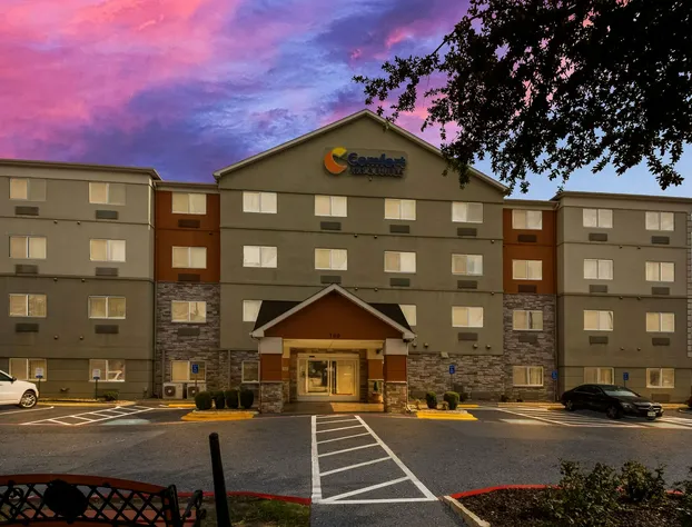 Comfort Inn & Suites hotel detail image 1