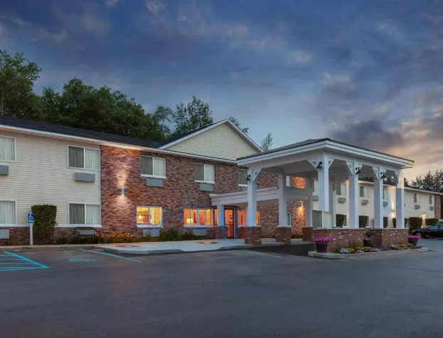 AmericInn by Wyndham Petoskey hotel detail image 3