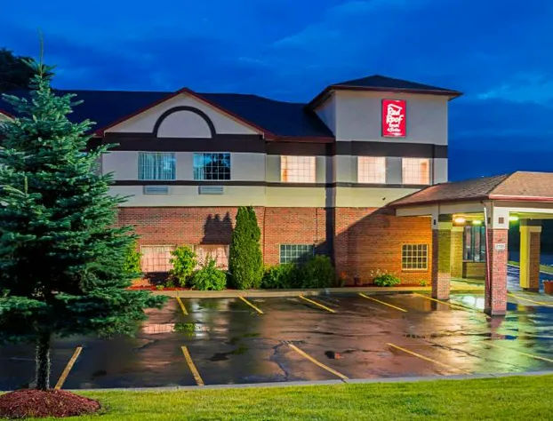 Red Roof Inn & Suites Lake Orion/ Auburn Hills hotel detail image 3