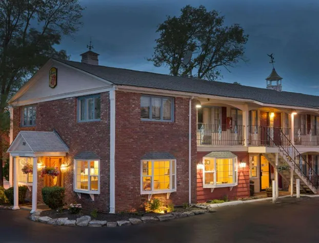 Super 8 by Wyndham Sturbridge hotel detail image 2