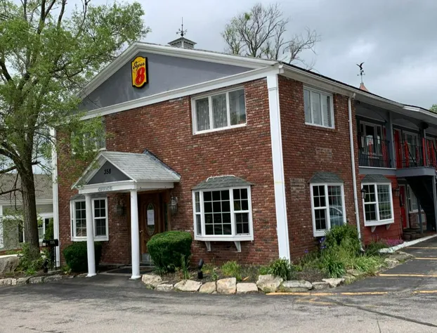 Super 8 by Wyndham Sturbridge hotel detail image 4