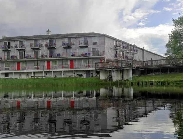 Super 8 by Wyndham Sturbridge hotel detail image 3