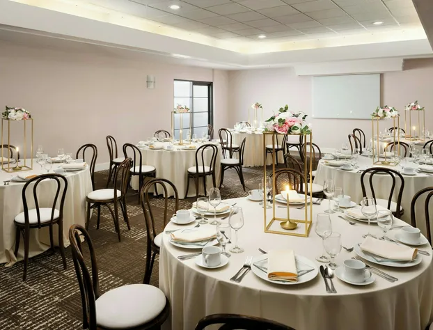 Courtyard by Marriott Pasadena/Old Town hotel detail image 4