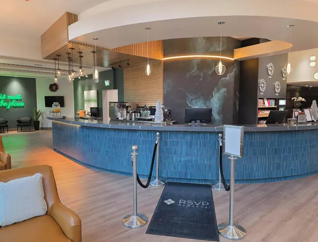 Sandman Signature Surrey-Guildford Suites hotel detail image 2