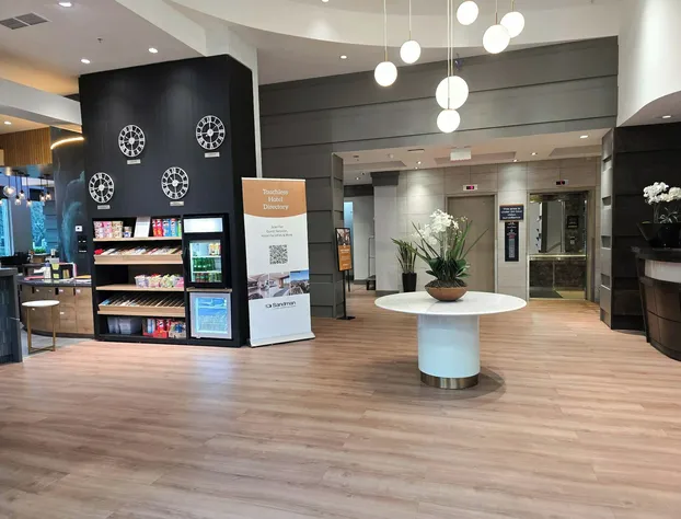 Sandman Signature Surrey-Guildford Suites hotel detail image 4