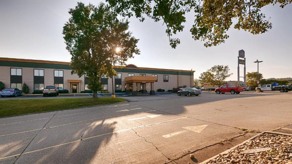 Rodeway Inn hotel hero