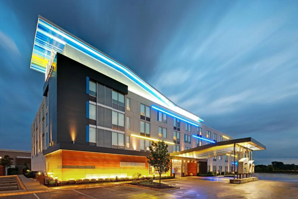 Aloft Bolingbrook hotel hero